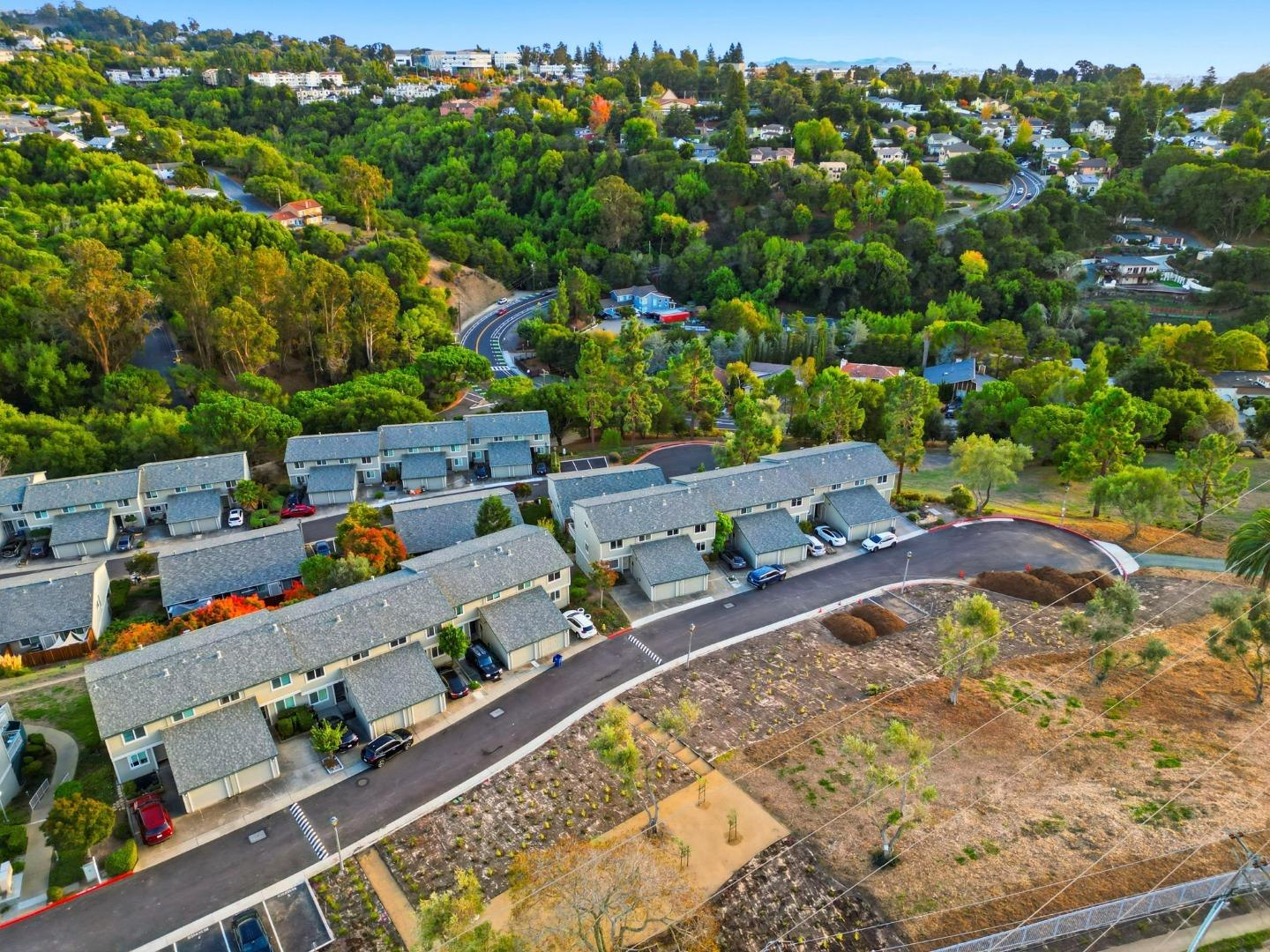 Detail Gallery Image 26 of 30 For 25067 Oakridge Ct, Hayward,  CA 94541 - 3 Beds | 2/1 Baths