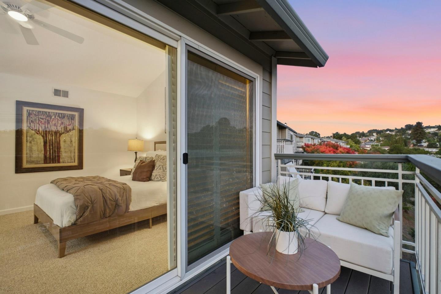 Detail Gallery Image 29 of 30 For 25067 Oakridge Ct, Hayward,  CA 94541 - 3 Beds | 2/1 Baths