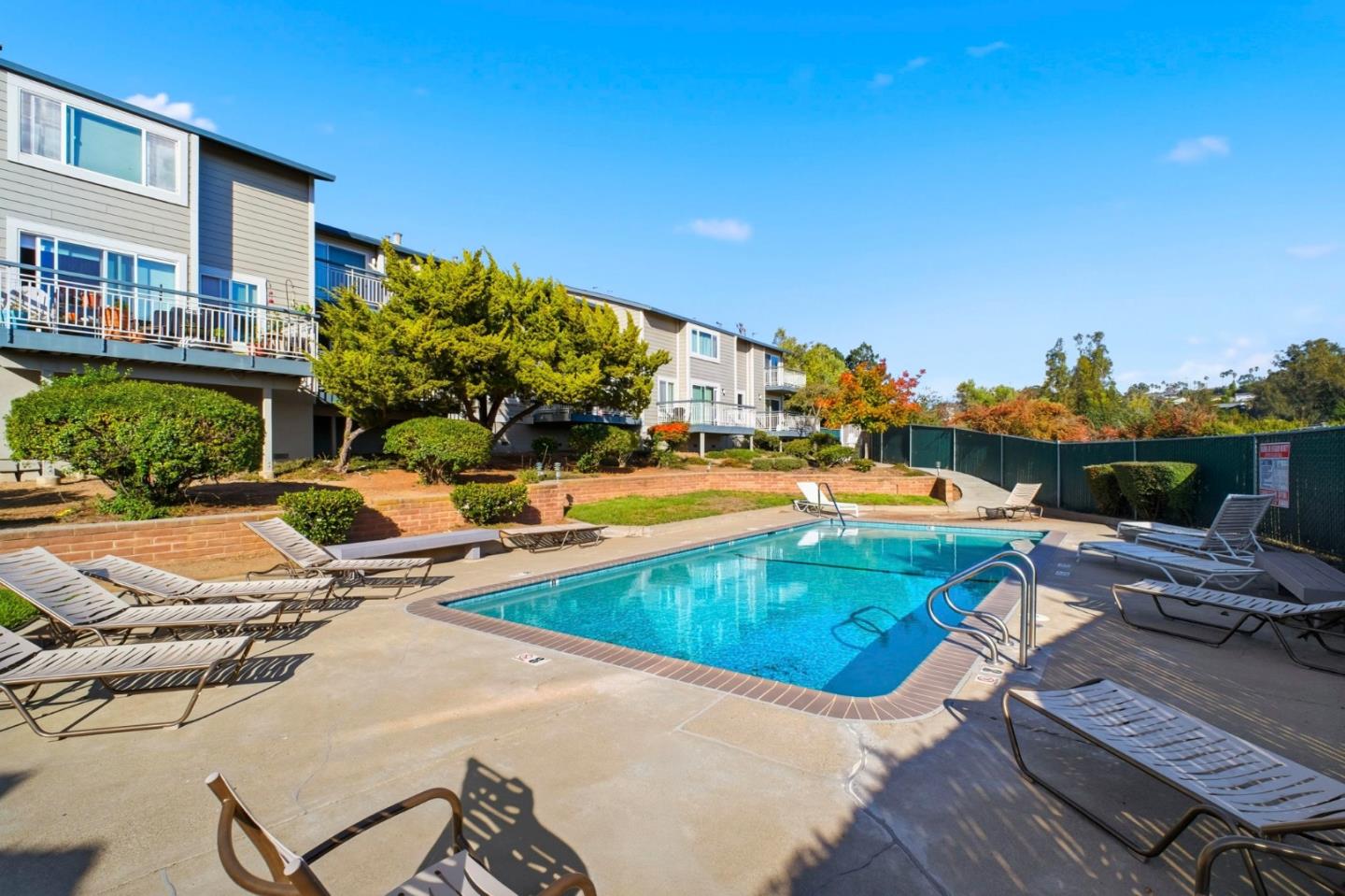 Detail Gallery Image 30 of 30 For 25067 Oakridge Ct, Hayward,  CA 94541 - 3 Beds | 2/1 Baths