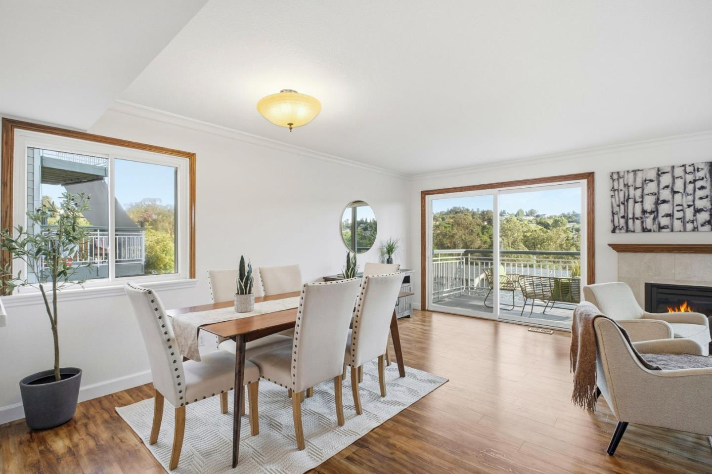 Detail Gallery Image 9 of 30 For 25067 Oakridge Ct, Hayward,  CA 94541 - 3 Beds | 2/1 Baths