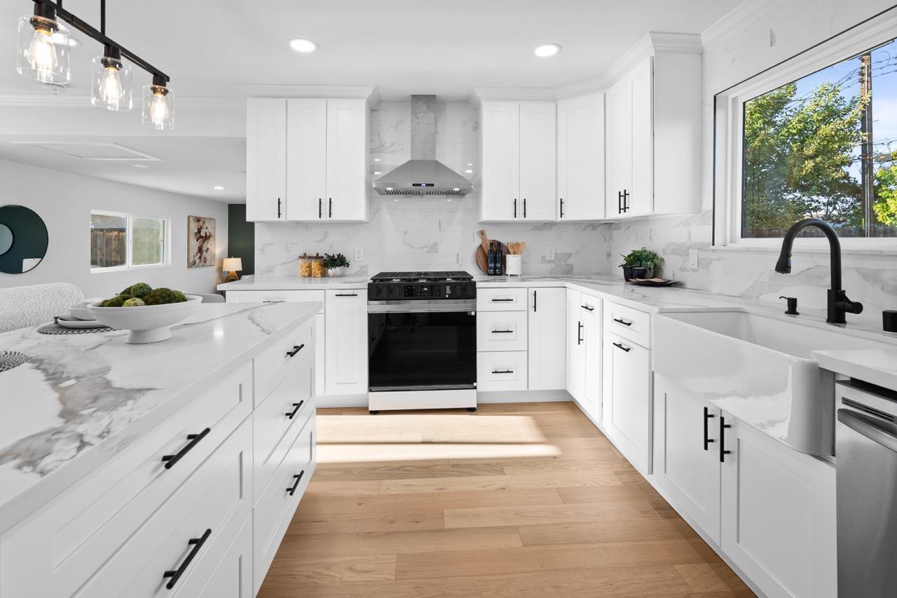 Detail Gallery Image 3 of 14 For 4216 Camden Ave, San Jose,  CA 95124 - 4 Beds | 2 Baths