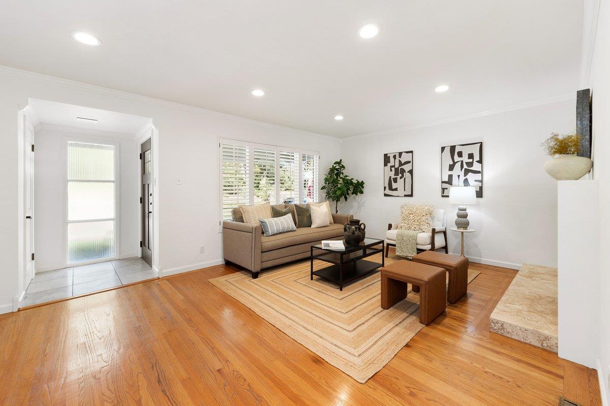 Detail Gallery Image 6 of 28 For 1621 Donner Ave, San Bruno,  CA 94066 - 4 Beds | 2 Baths