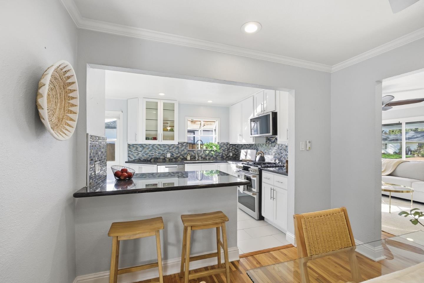 Detail Gallery Image 12 of 42 For 554 Richmond Ave, San Jose,  CA 95128 - 2 Beds | 2 Baths