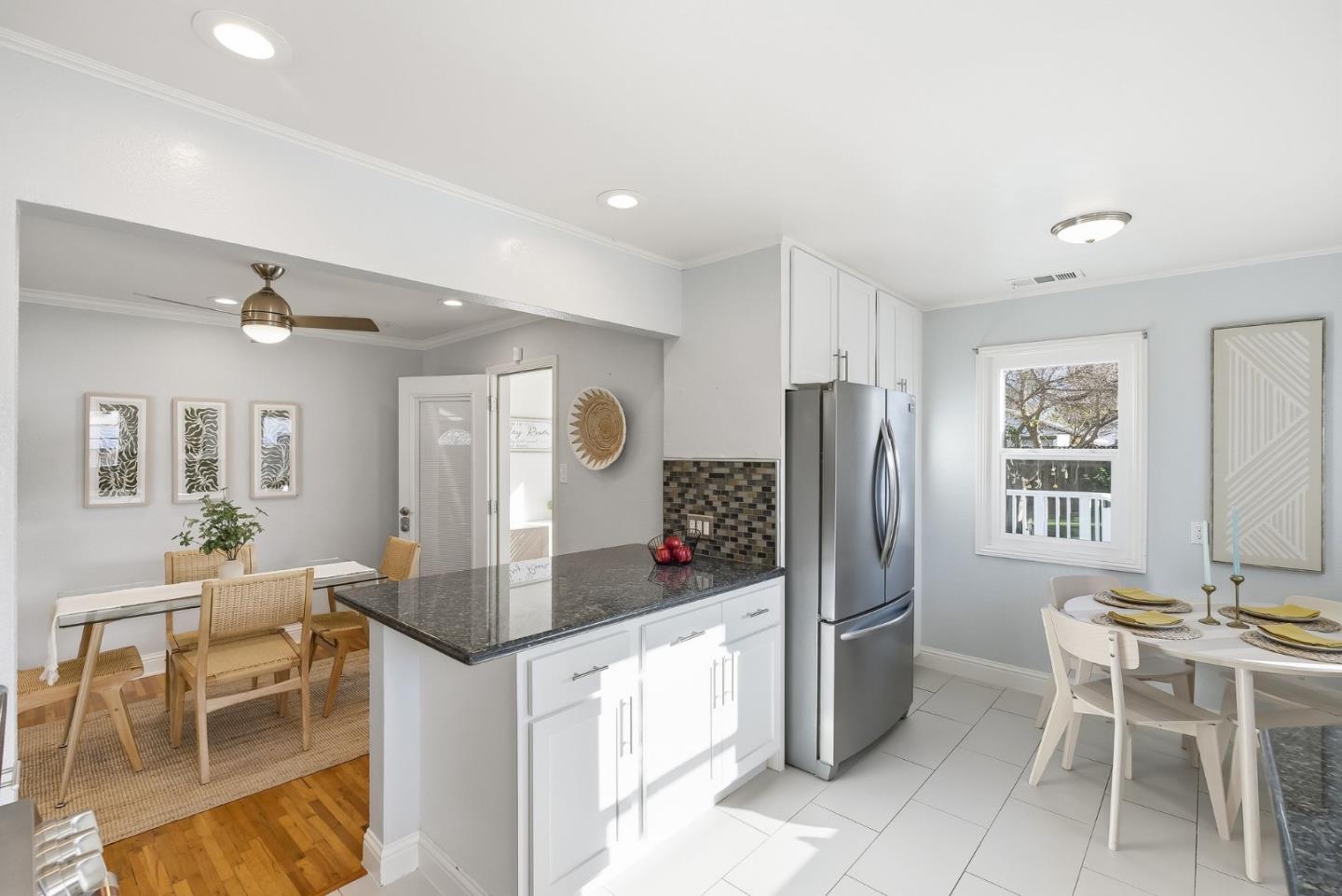 Detail Gallery Image 14 of 42 For 554 Richmond Ave, San Jose,  CA 95128 - 2 Beds | 2 Baths