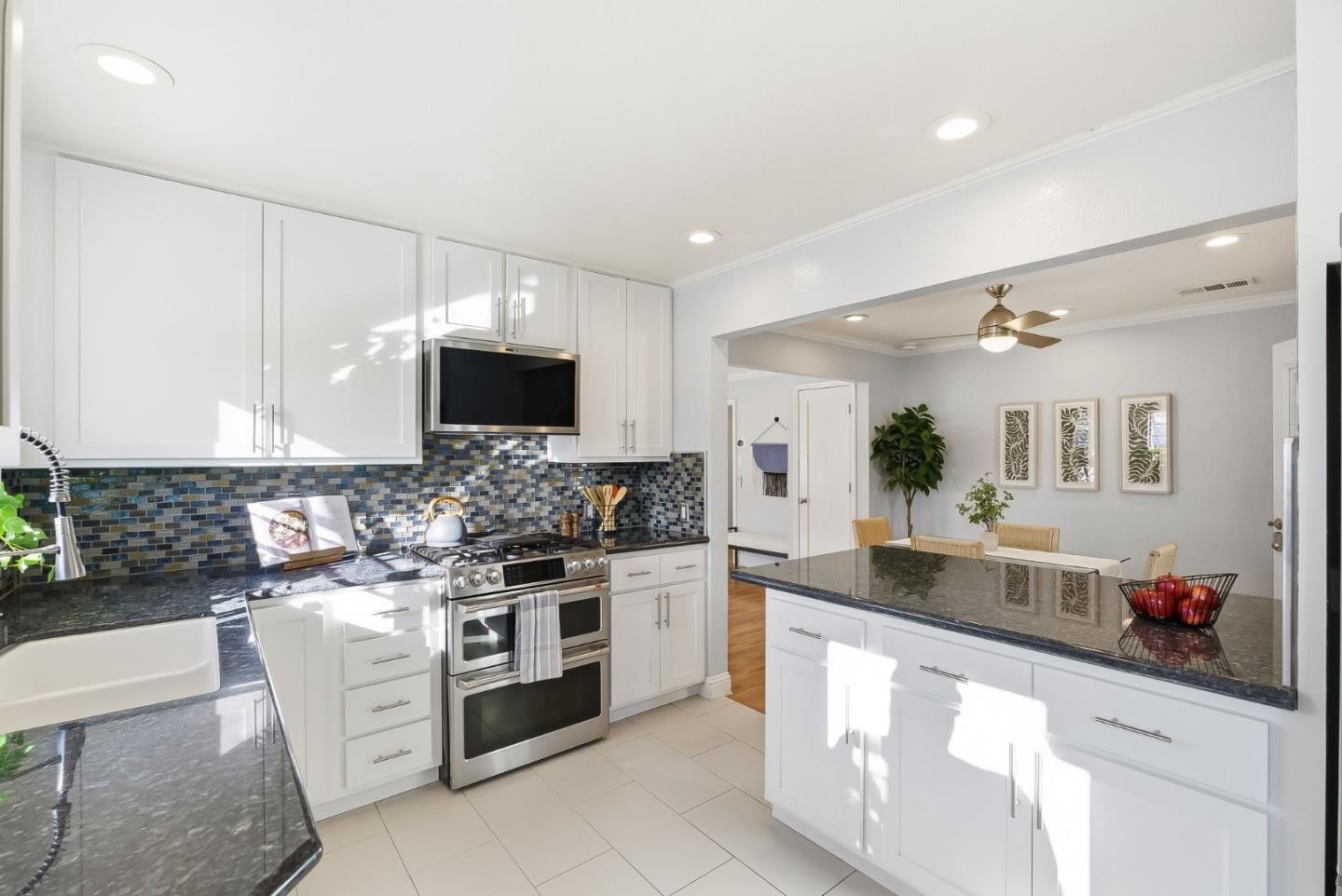 Detail Gallery Image 17 of 42 For 554 Richmond Ave, San Jose,  CA 95128 - 2 Beds | 2 Baths