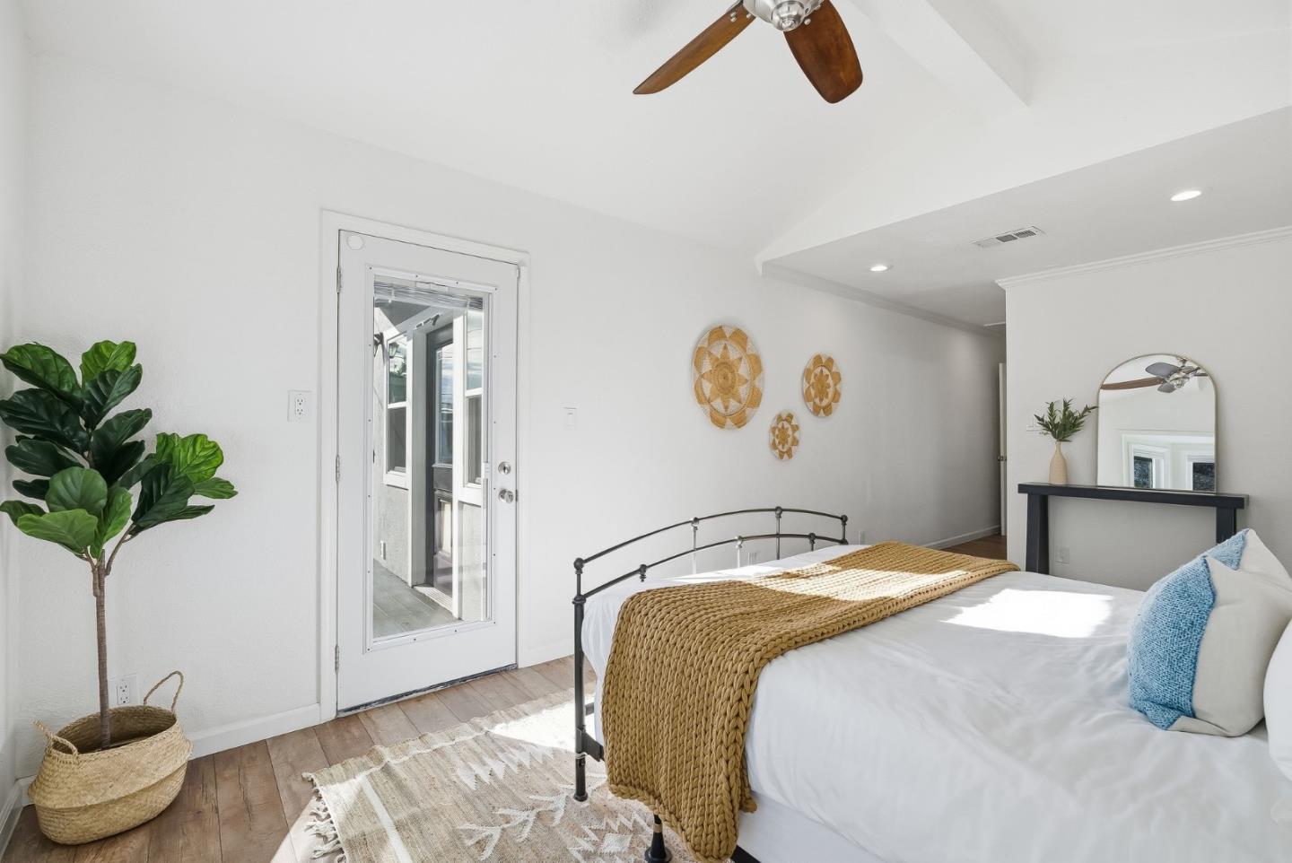 Detail Gallery Image 24 of 42 For 554 Richmond Ave, San Jose,  CA 95128 - 2 Beds | 2 Baths