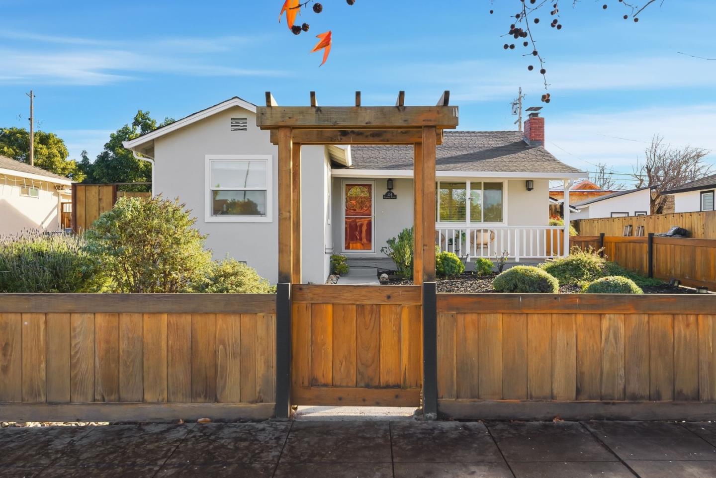 Detail Gallery Image 3 of 42 For 554 Richmond Ave, San Jose,  CA 95128 - 2 Beds | 2 Baths