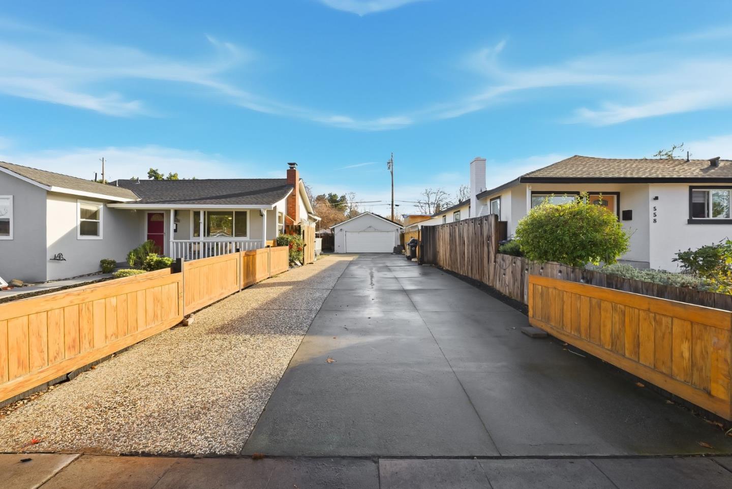 Detail Gallery Image 5 of 42 For 554 Richmond Ave, San Jose,  CA 95128 - 2 Beds | 2 Baths