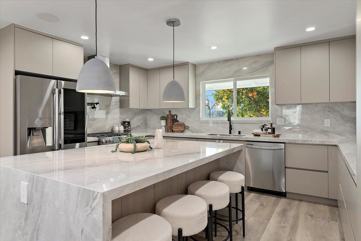 Detail Gallery Image 11 of 41 For 282 Bayview Ave, San Jose,  CA 95127 - 4 Beds | 3 Baths