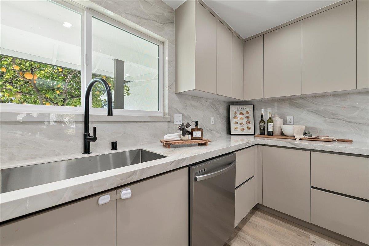 Detail Gallery Image 12 of 41 For 282 Bayview Ave, San Jose,  CA 95127 - 4 Beds | 3 Baths