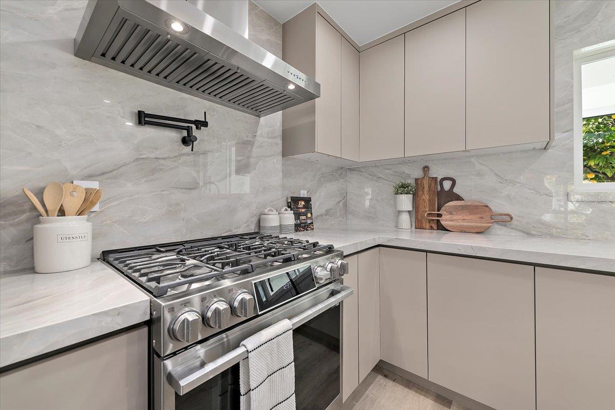 Detail Gallery Image 13 of 41 For 282 Bayview Ave, San Jose,  CA 95127 - 4 Beds | 3 Baths