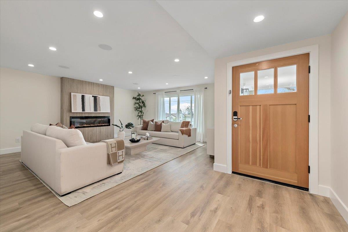 Detail Gallery Image 4 of 41 For 282 Bayview Ave, San Jose,  CA 95127 - 4 Beds | 3 Baths