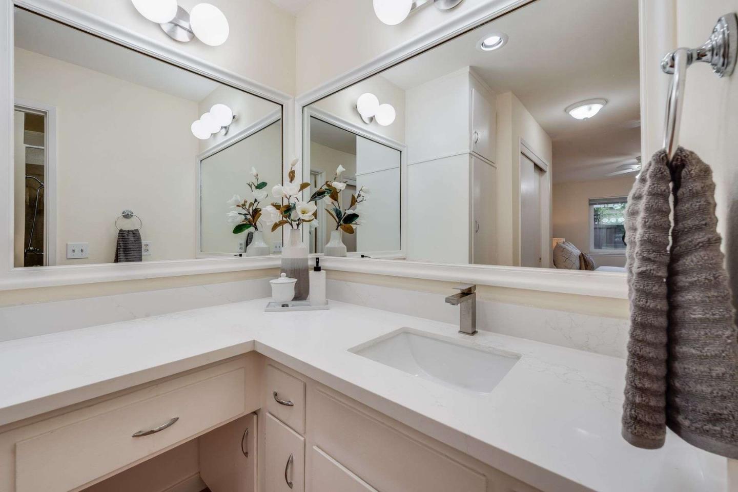 Detail Gallery Image 18 of 36 For 718 Millich Dr #B,  Campbell,  CA 95008 - 2 Beds | 2 Baths