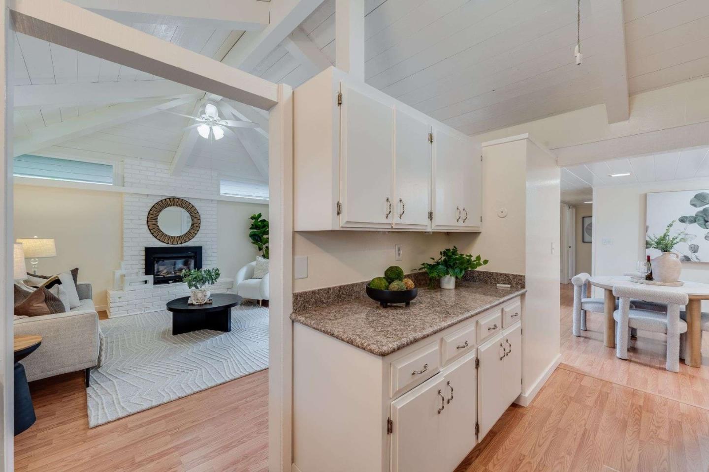 Detail Gallery Image 7 of 36 For 718 Millich Dr #B,  Campbell,  CA 95008 - 2 Beds | 2 Baths