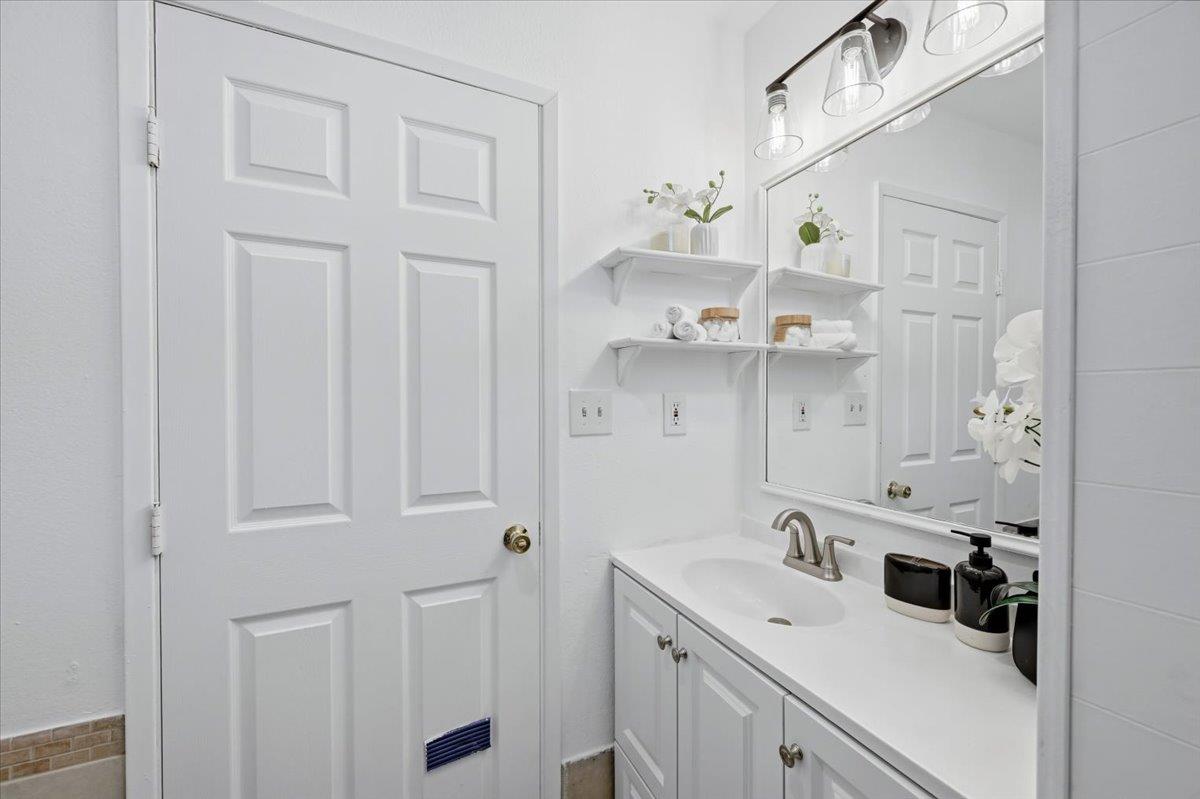 Detail Gallery Image 13 of 27 For 354 Irving Ave, San Jose,  CA 95128 - 4 Beds | 2 Baths