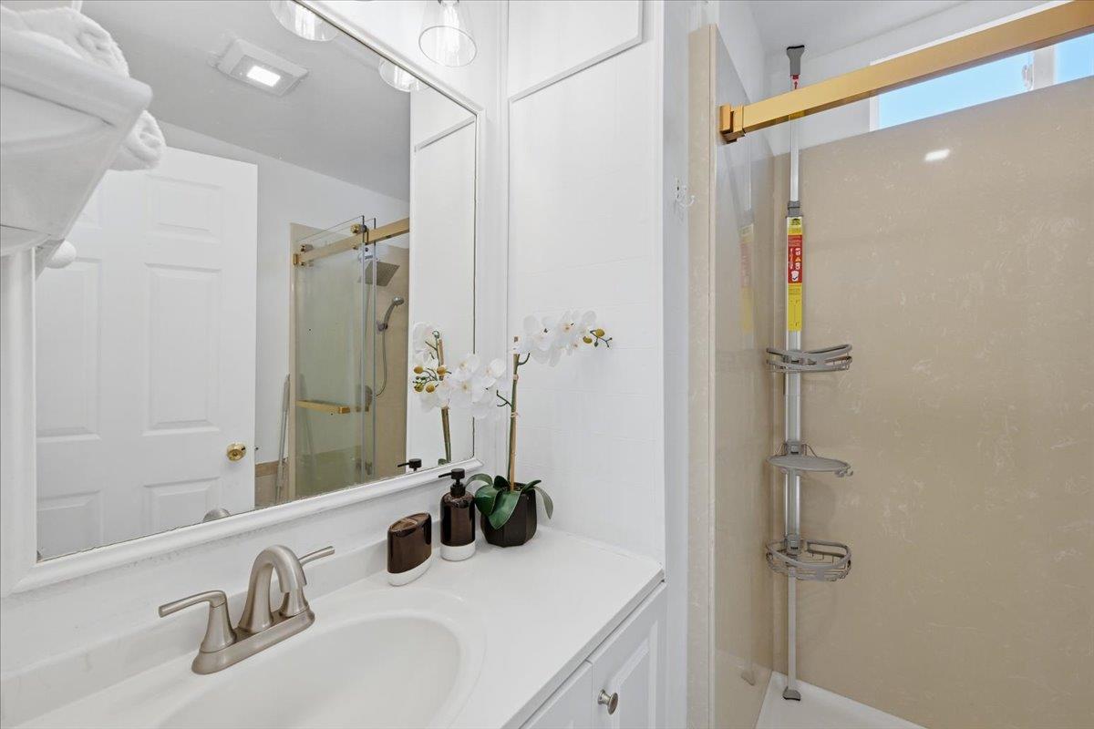 Detail Gallery Image 14 of 27 For 354 Irving Ave, San Jose,  CA 95128 - 4 Beds | 2 Baths