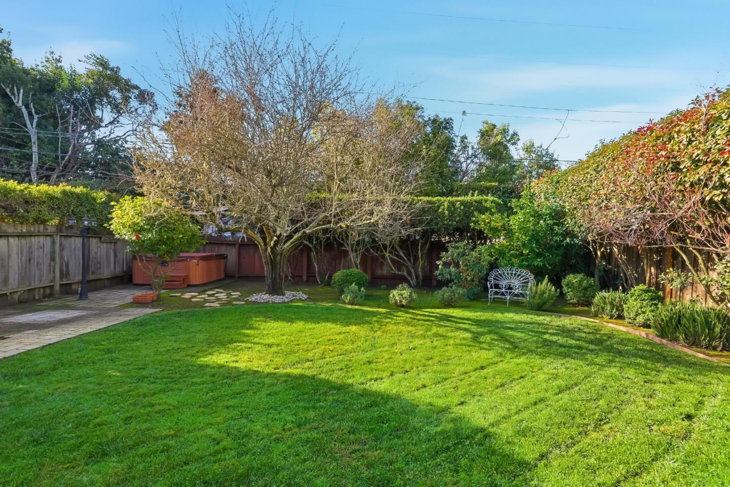 Detail Gallery Image 14 of 63 For 479 Marin Dr, Burlingame,  CA 94010 - 2 Beds | 2 Baths