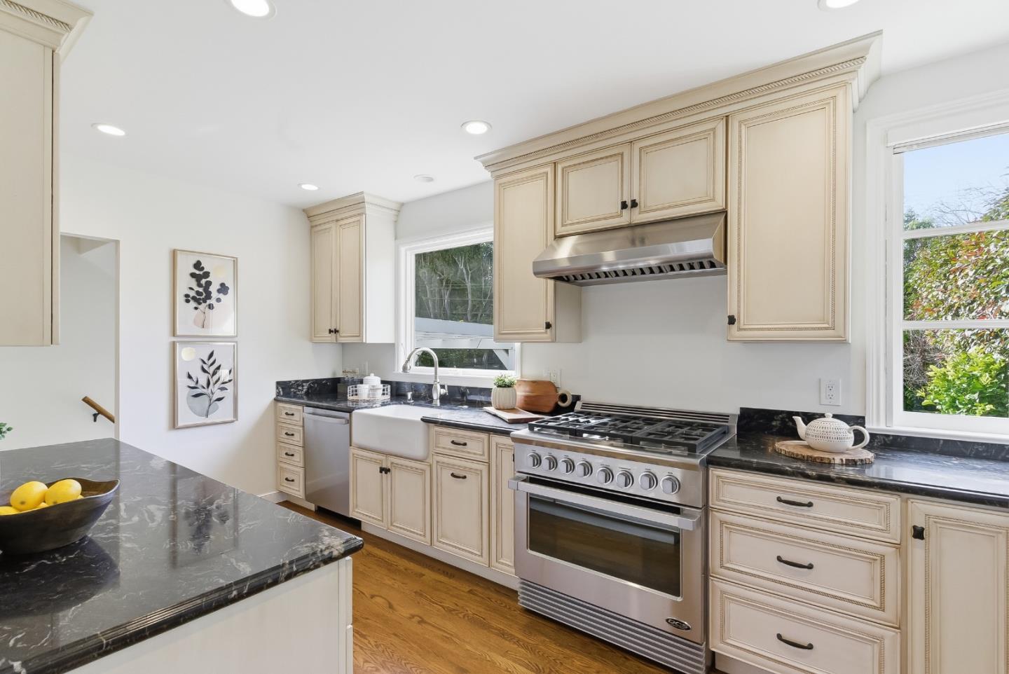 Detail Gallery Image 19 of 63 For 479 Marin Dr, Burlingame,  CA 94010 - 2 Beds | 2 Baths