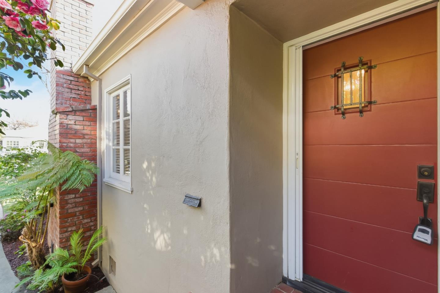 Detail Gallery Image 29 of 63 For 479 Marin Dr, Burlingame,  CA 94010 - 2 Beds | 2 Baths