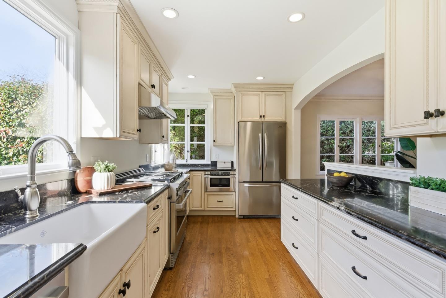 Detail Gallery Image 38 of 63 For 479 Marin Dr, Burlingame,  CA 94010 - 2 Beds | 2 Baths