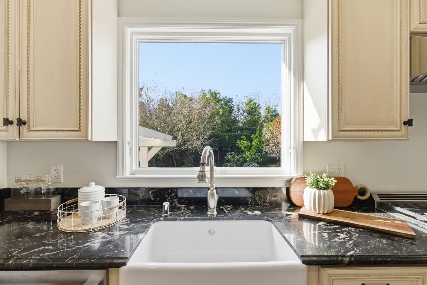 Detail Gallery Image 40 of 63 For 479 Marin Dr, Burlingame,  CA 94010 - 2 Beds | 2 Baths