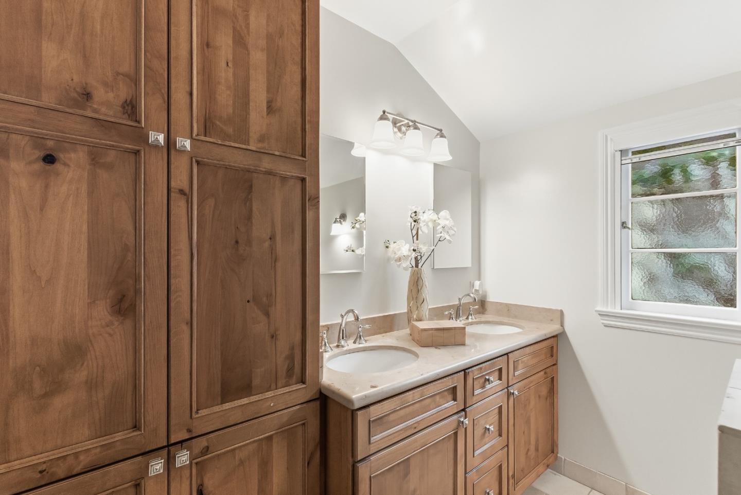 Detail Gallery Image 49 of 63 For 479 Marin Dr, Burlingame,  CA 94010 - 2 Beds | 2 Baths