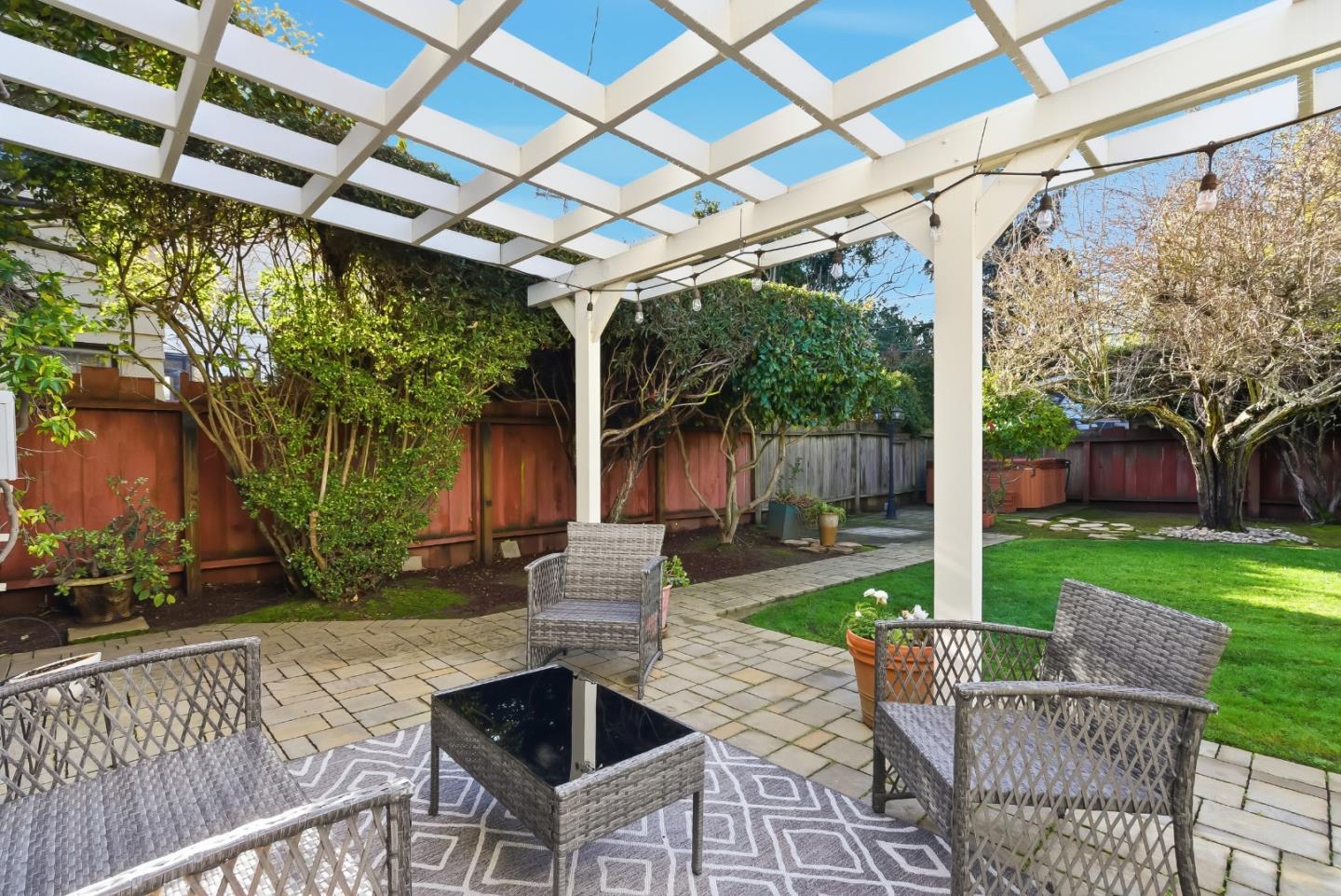 Detail Gallery Image 7 of 63 For 479 Marin Dr, Burlingame,  CA 94010 - 2 Beds | 2 Baths