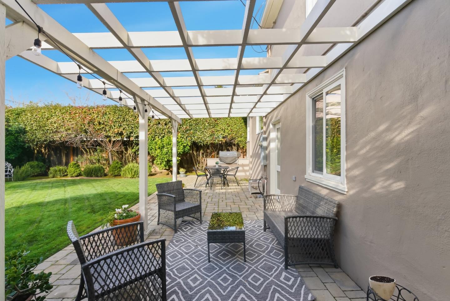 Detail Gallery Image 8 of 63 For 479 Marin Dr, Burlingame,  CA 94010 - 2 Beds | 2 Baths