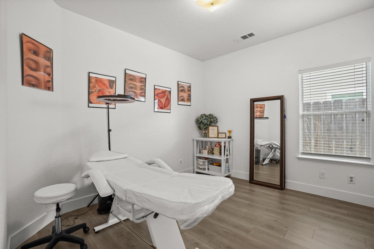 Detail Gallery Image 23 of 44 For 2208 Curzon Dr, Modesto,  CA 95355 - 3 Beds | 2 Baths