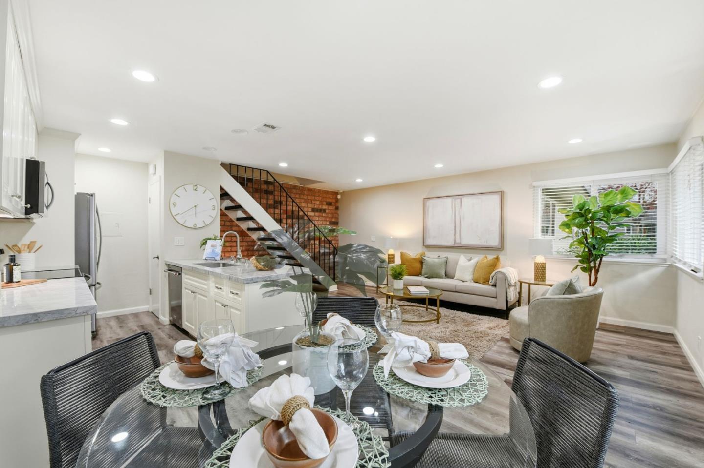 Detail Gallery Image 15 of 28 For 383 E Latimer Ave #2,  Campbell,  CA 95008 - 2 Beds | 1 Baths