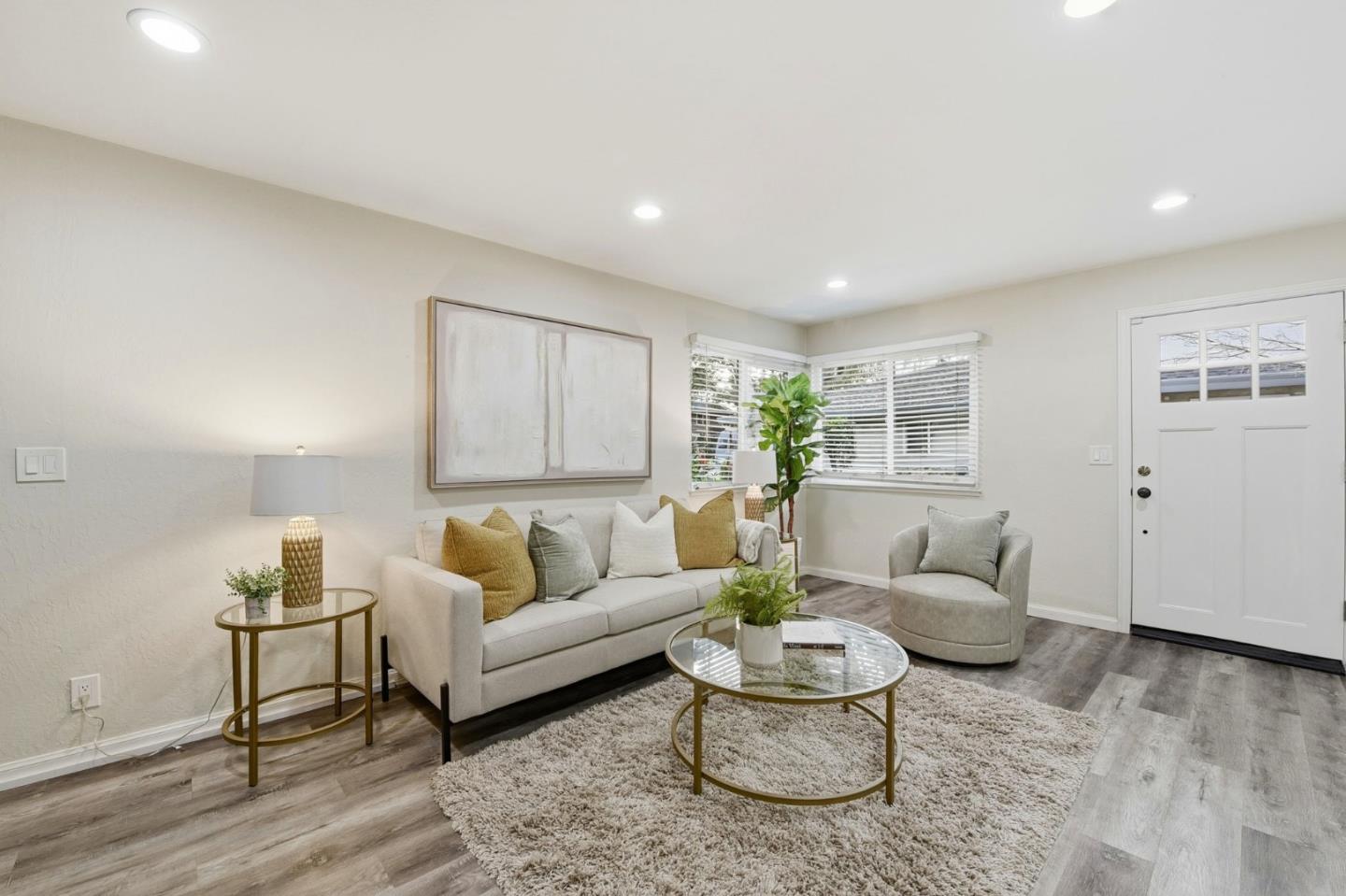 Detail Gallery Image 6 of 28 For 383 E Latimer Ave #2,  Campbell,  CA 95008 - 2 Beds | 1 Baths