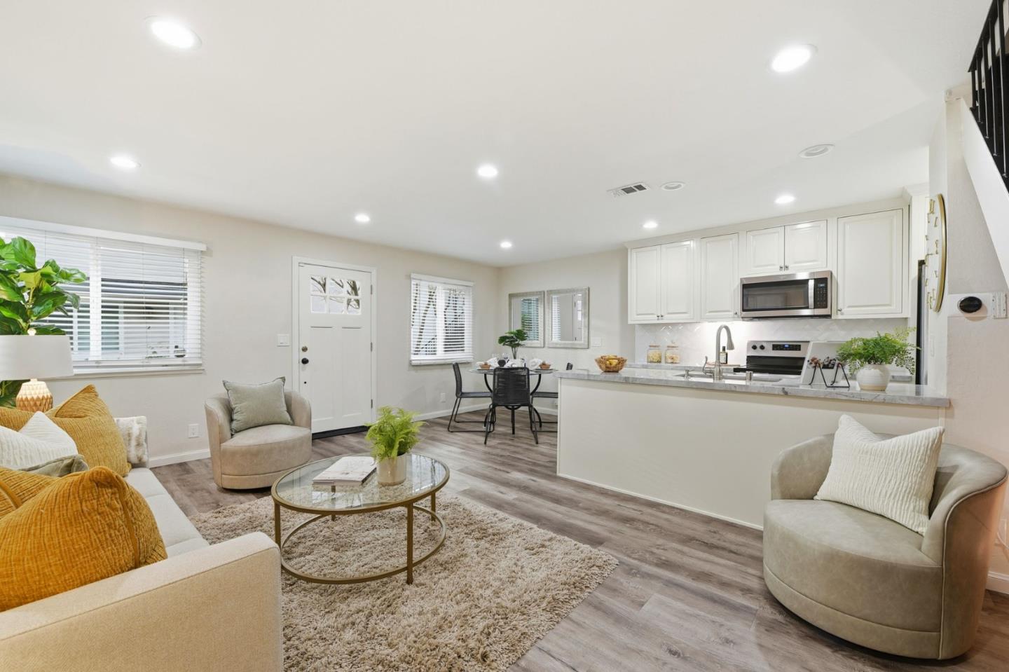 Detail Gallery Image 7 of 28 For 383 E Latimer Ave #2,  Campbell,  CA 95008 - 2 Beds | 1 Baths