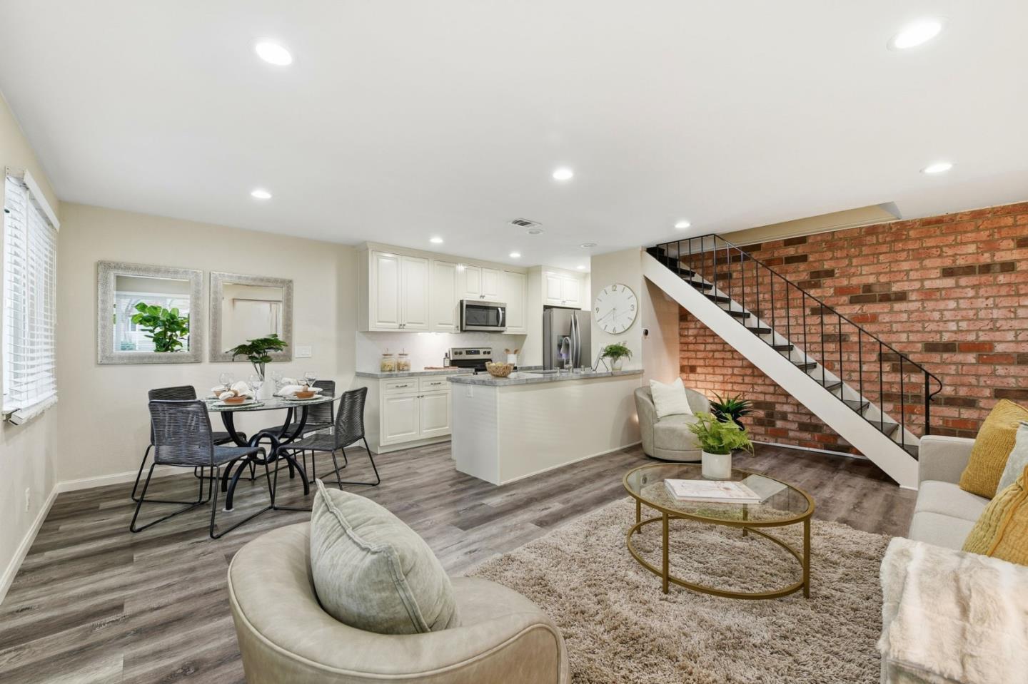 Detail Gallery Image 9 of 28 For 383 E Latimer Ave #2,  Campbell,  CA 95008 - 2 Beds | 1 Baths