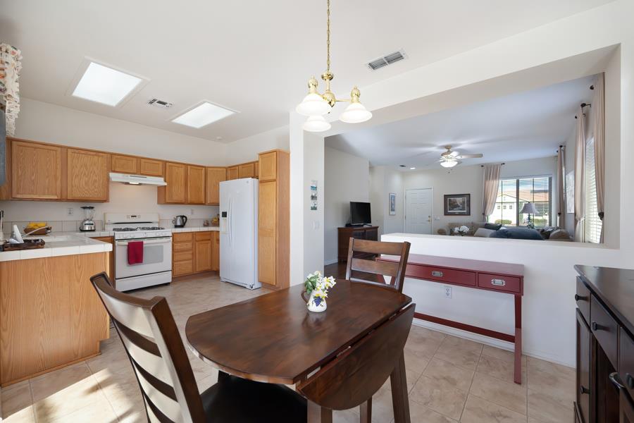 Detail Gallery Image 7 of 17 For 2435 Monument Ct, Lincoln,  CA 95648 - 2 Beds | 2 Baths