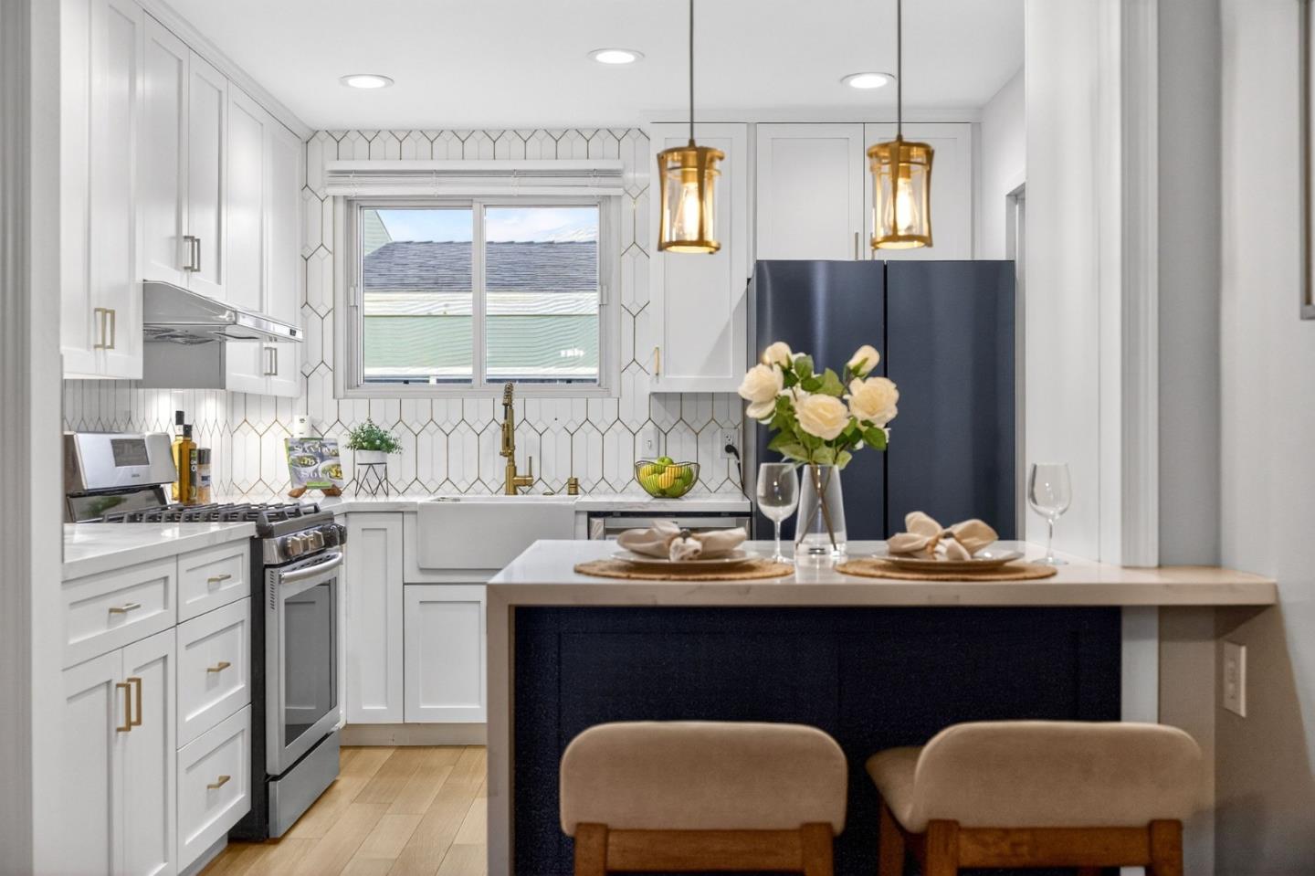 Detail Gallery Image 11 of 50 For 422 Andover Dr, Pacifica,  CA 94044 - 3 Beds | 1 Baths