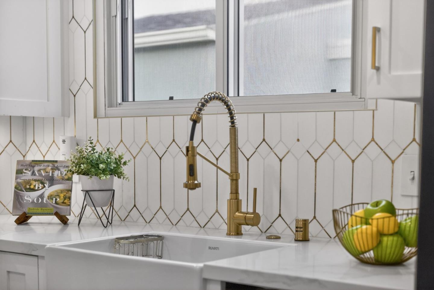 Detail Gallery Image 15 of 50 For 422 Andover Dr, Pacifica,  CA 94044 - 3 Beds | 1 Baths