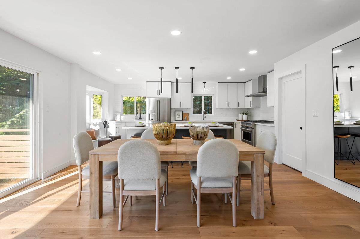 Detail Gallery Image 12 of 37 For 23 Treetop Ln, San Mateo,  CA 94402 - 5 Beds | 3 Baths