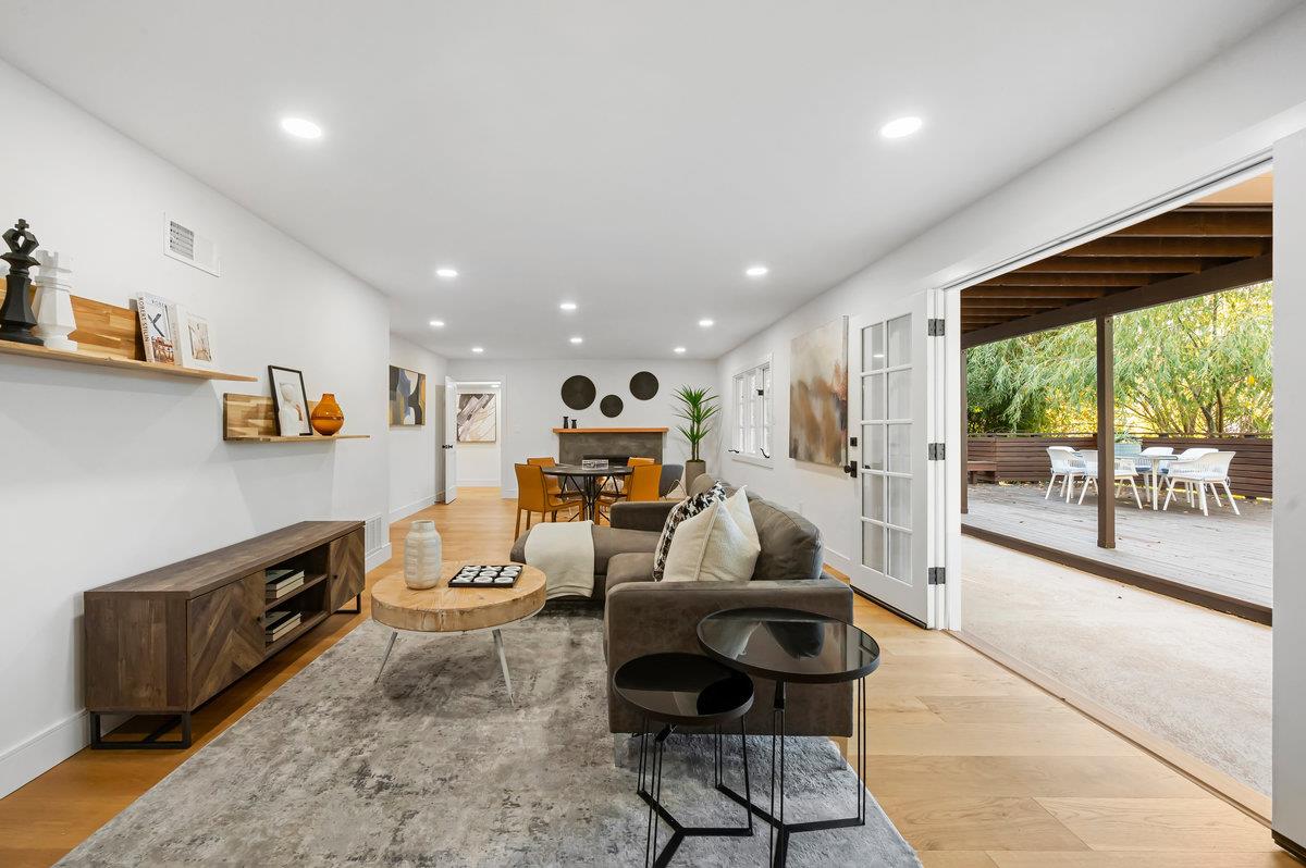 Detail Gallery Image 14 of 37 For 23 Treetop Ln, San Mateo,  CA 94402 - 5 Beds | 3 Baths