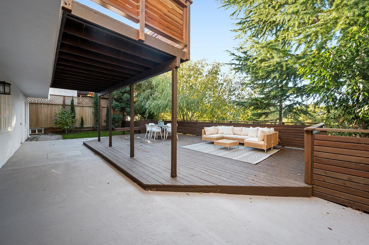 Detail Gallery Image 17 of 37 For 23 Treetop Ln, San Mateo,  CA 94402 - 5 Beds | 3 Baths