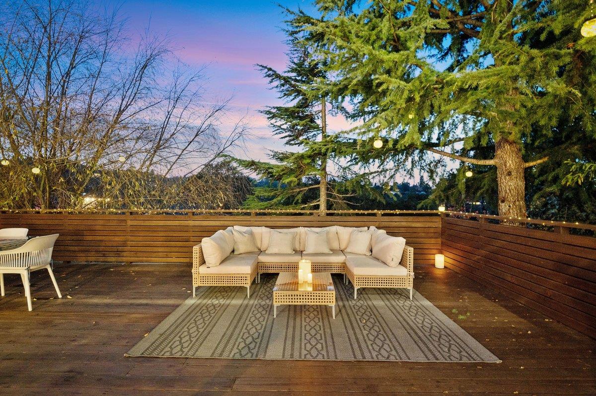 Detail Gallery Image 21 of 37 For 23 Treetop Ln, San Mateo,  CA 94402 - 5 Beds | 3 Baths