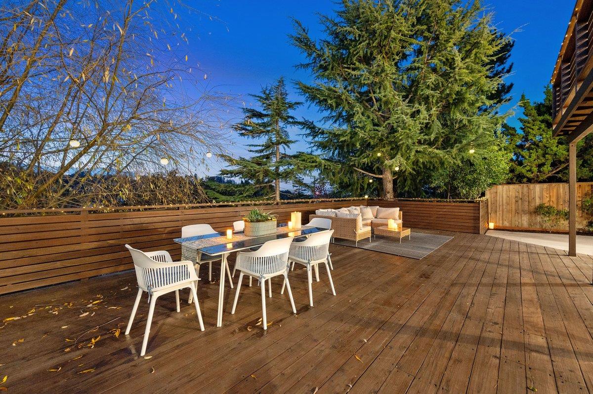 Detail Gallery Image 23 of 37 For 23 Treetop Ln, San Mateo,  CA 94402 - 5 Beds | 3 Baths