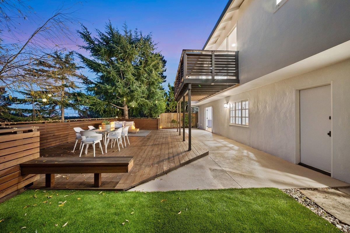 Detail Gallery Image 25 of 37 For 23 Treetop Ln, San Mateo,  CA 94402 - 5 Beds | 3 Baths