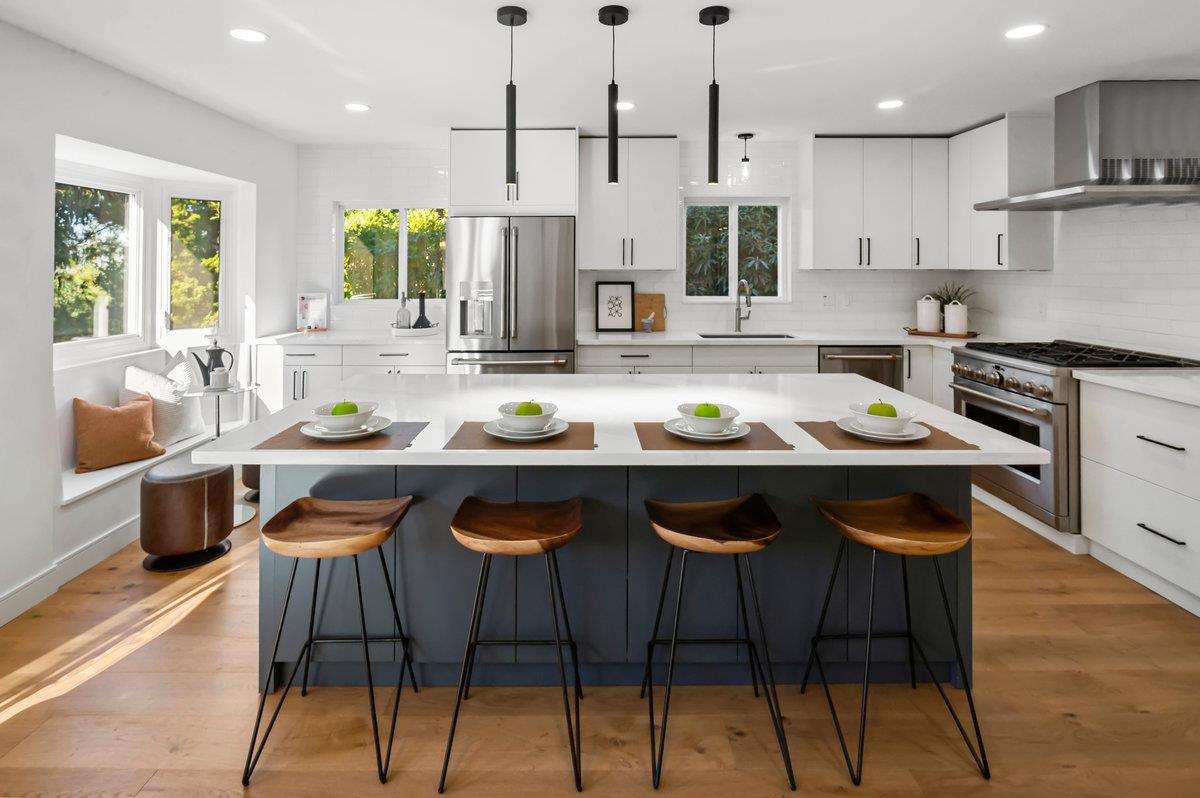 Detail Gallery Image 6 of 37 For 23 Treetop Ln, San Mateo,  CA 94402 - 5 Beds | 3 Baths