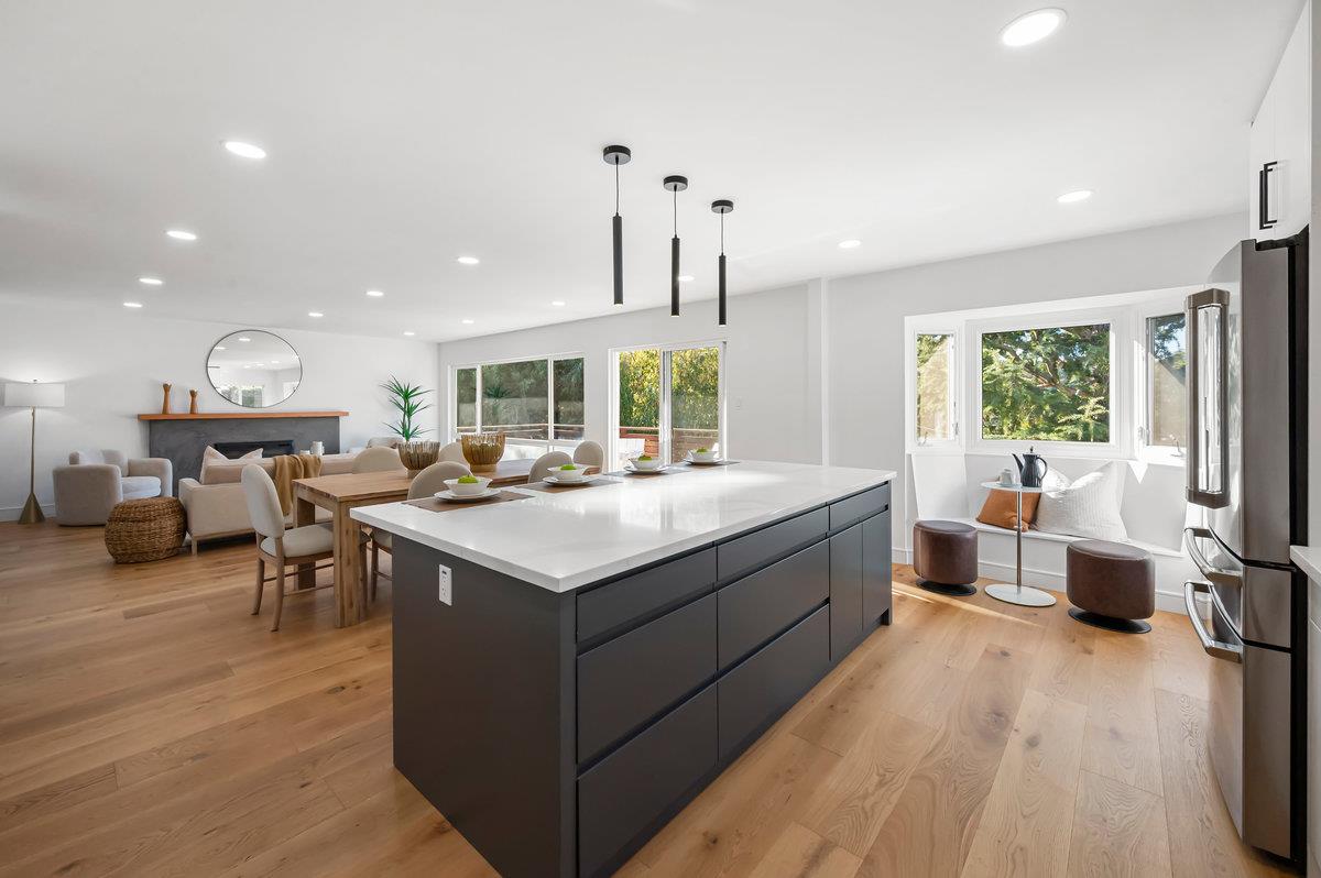 Detail Gallery Image 8 of 37 For 23 Treetop Ln, San Mateo,  CA 94402 - 5 Beds | 3 Baths