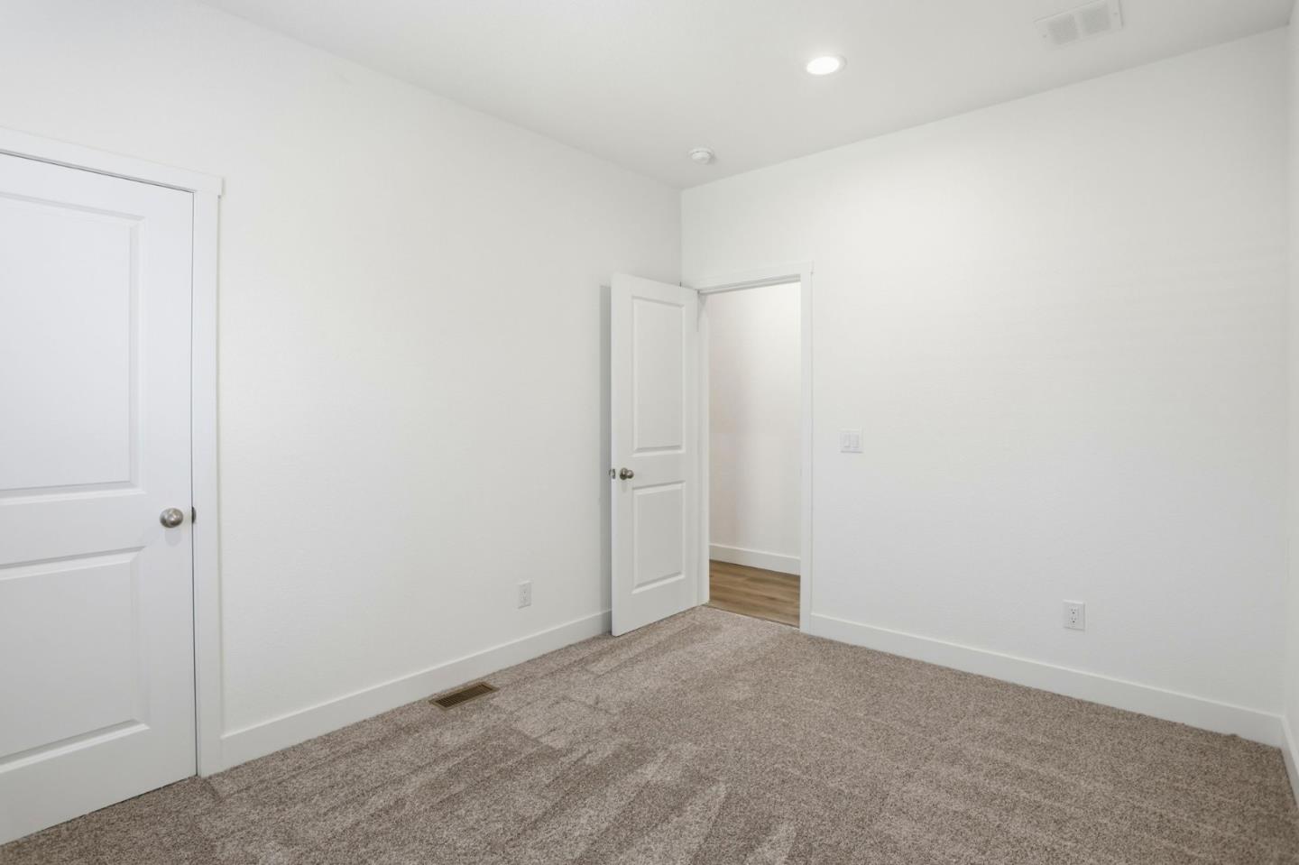 Detail Gallery Image 14 of 28 For 2151 Oakland Rd #595,  San Jose,  CA 95131 - 3 Beds | 2 Baths