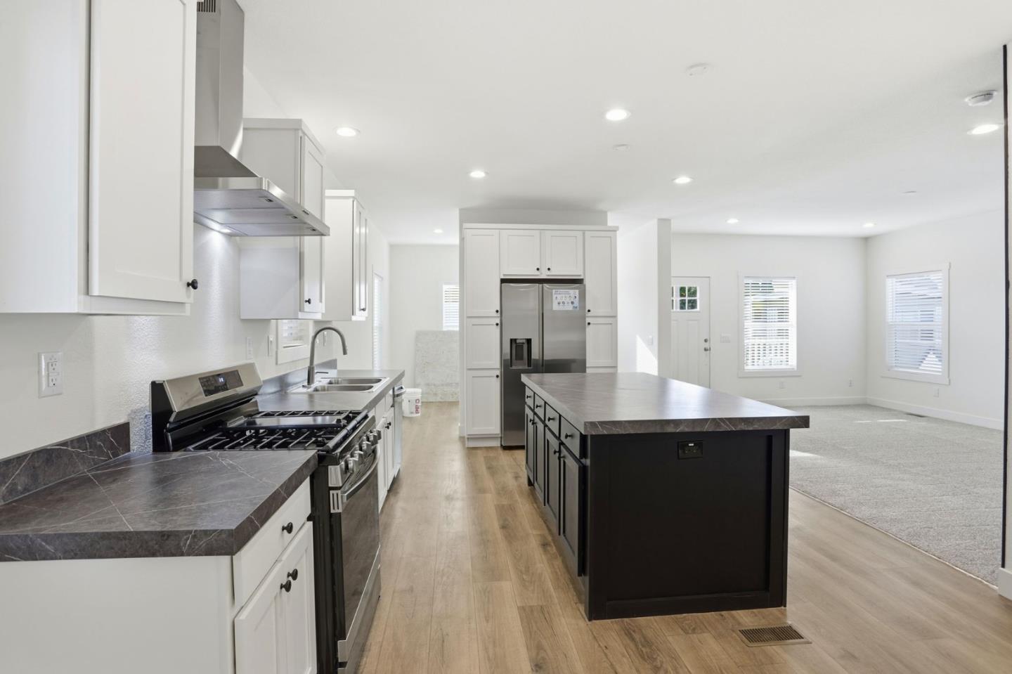 Detail Gallery Image 9 of 28 For 2151 Oakland Rd #595,  San Jose,  CA 95131 - 3 Beds | 2 Baths