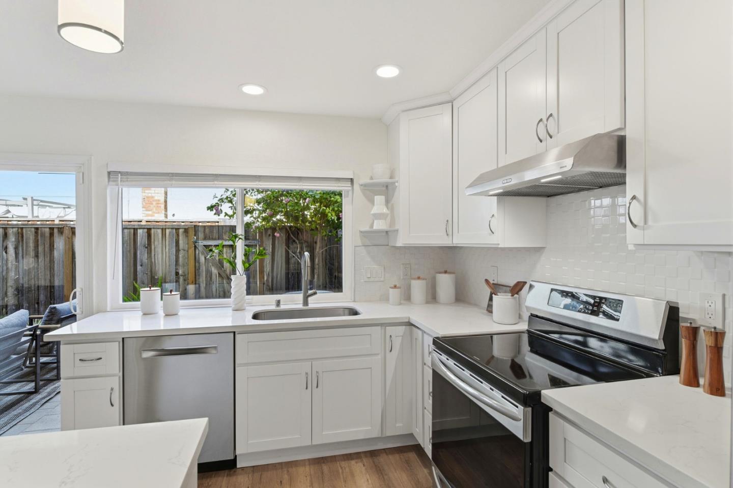 Detail Gallery Image 14 of 59 For 503 Latimer Cir, Campbell,  CA 95008 - 4 Beds | 2/1 Baths