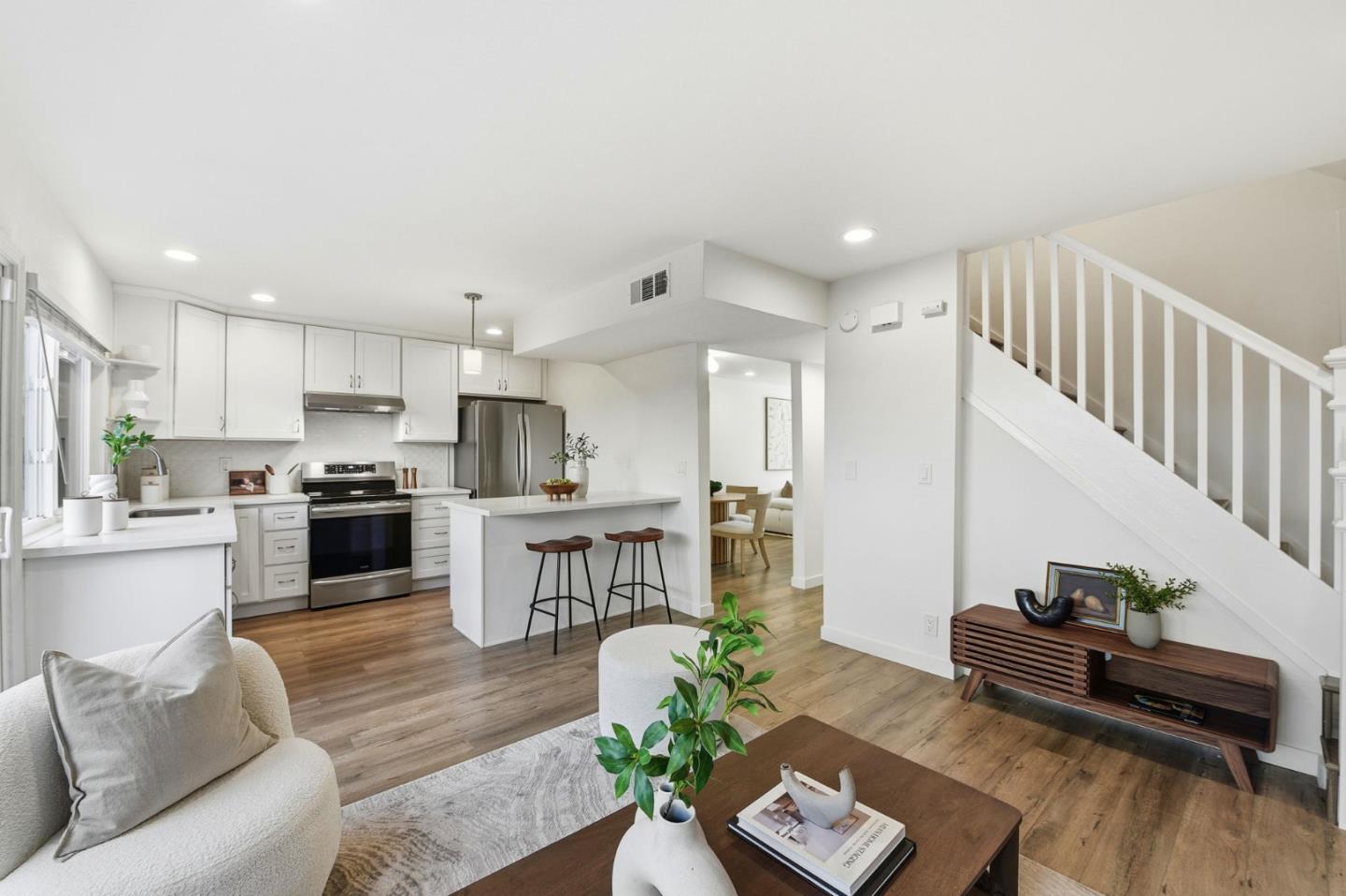 Detail Gallery Image 16 of 59 For 503 Latimer Cir, Campbell,  CA 95008 - 4 Beds | 2/1 Baths