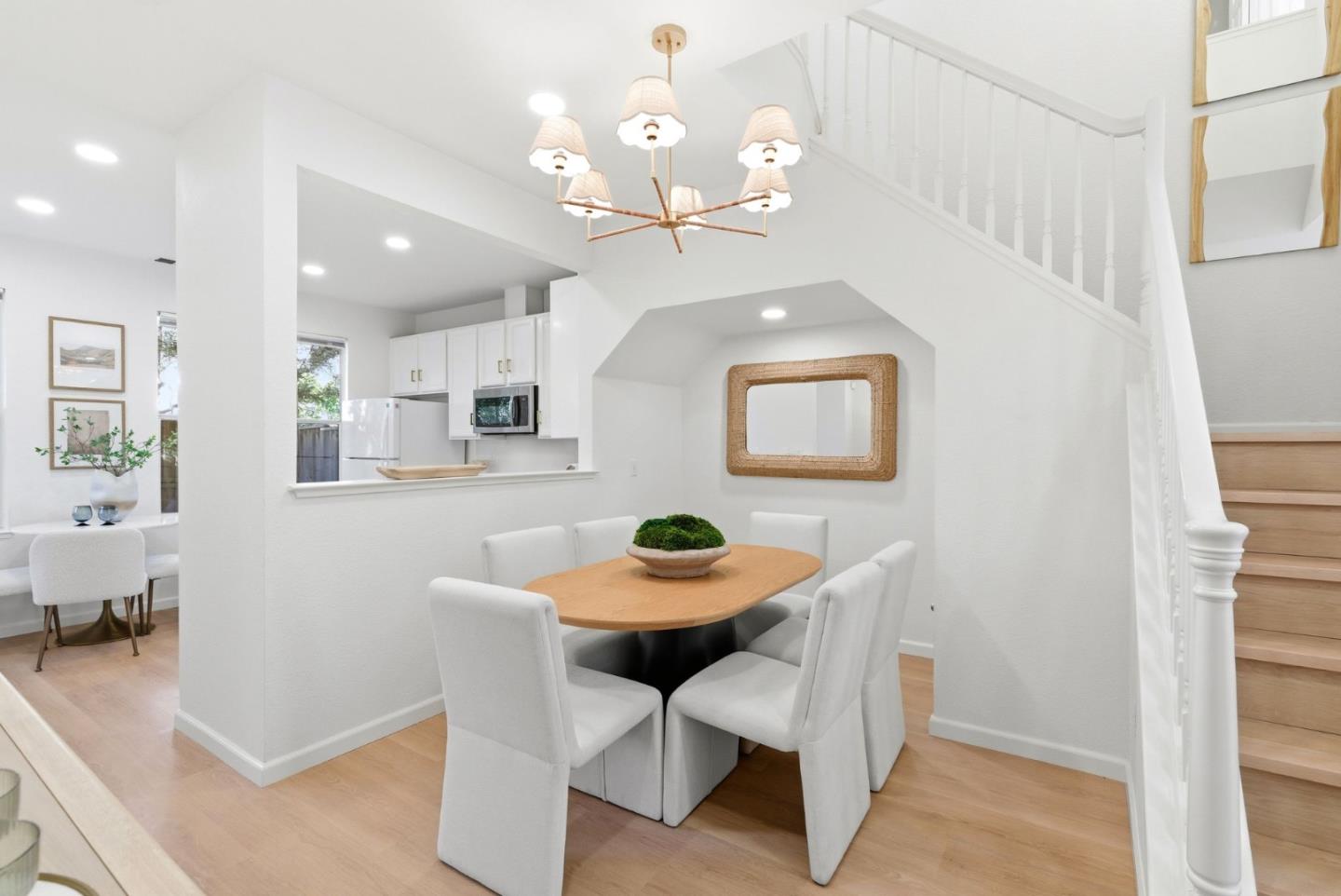 Detail Gallery Image 10 of 54 For 141 Laurel Way, Mountain View,  CA 94040 - 3 Beds | 2/1 Baths