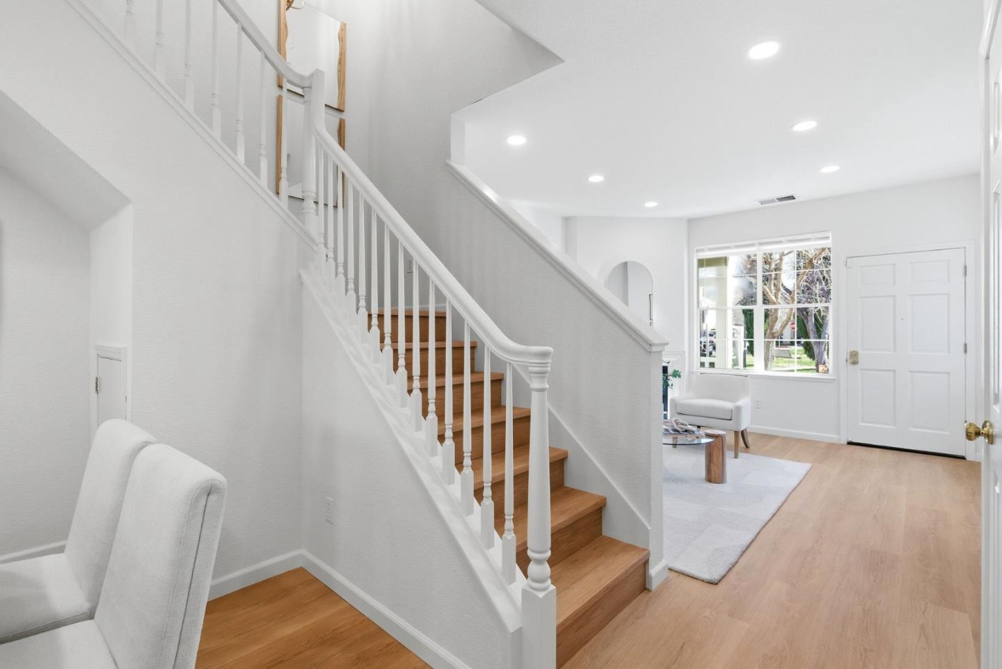 Detail Gallery Image 12 of 54 For 141 Laurel Way, Mountain View,  CA 94040 - 3 Beds | 2/1 Baths